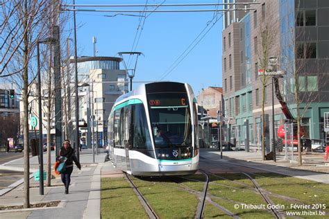 Tram Sur La Ligne T Ratp Saint Denis Photos De Trams Et