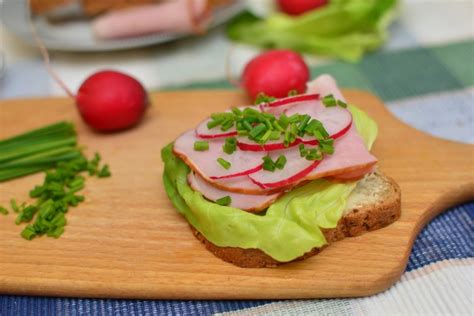 Kanapki Z Szynk Sa At Rzodkiewk I Szczypiorkiem Jestemfit Pl