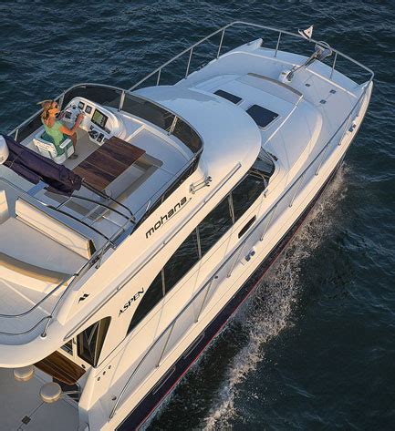 Experienced Cruisers Understand Flybridge Advantages