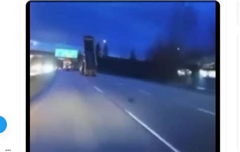 Watch Tractor Trailer Smash Into Cambie Overpass In Richmond Richmond News