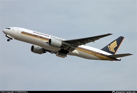 V Sql Singapore Airlines Boeing Er Photo By Prompong J Id