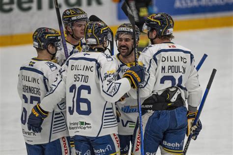 Herning Og S Nderjyske Tilspiller Sig Matchbolde P Isen Bt Vrig