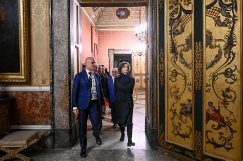 Unesco A Napoli La Dg Azoulay Proteggere Il Patrimonio Dal Turismo