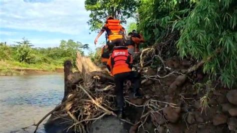 Pencarian Satu Jenazah Pekerja Bendungan Yang Terseret Arus Sungai Di