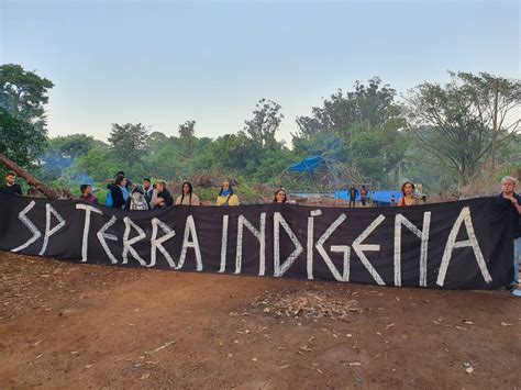 PM acompanha reintegração de posse em área de mata nativa em SP ocupada