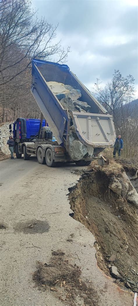 Video Au Nceput Lucr Rile La Drumul Din Mun Ii Apuseni Grav Afectat