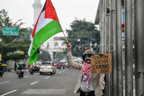 Aksi Solidaritas Untuk Palestina Di Bandung ANTARA Foto