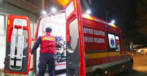 O Ambulan Smurd Din Moldova A Transportat O Pacient Pe O Distan De