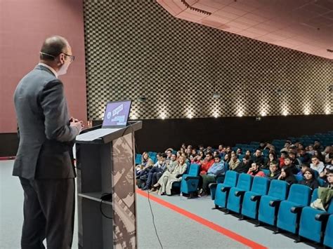 Cerca De J Venes Participan En La Jornada T Sigo Del Sef Para