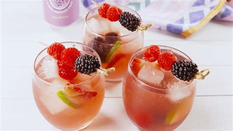 25 Best Girly Cocktails to Drink