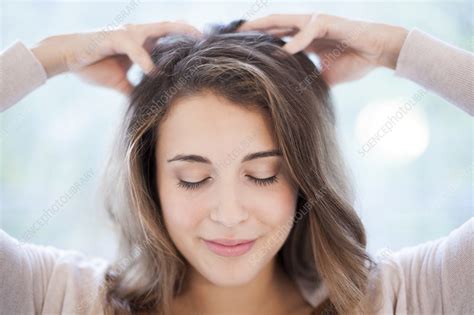 Scalp massage - Stock Image - F006/2645 - Science Photo Library