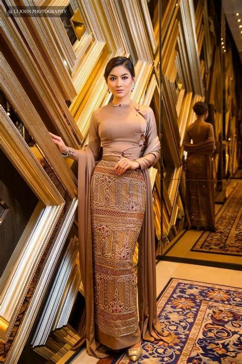 Pin Von Jasengmai Lamung Auf Traditional Dresses Designs