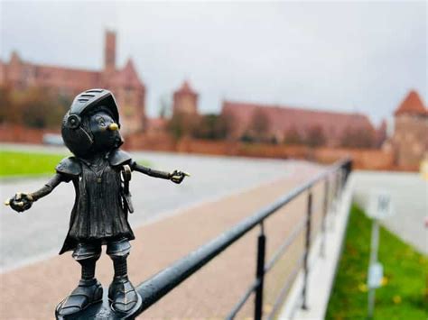 Gdansk Malbork Castle And Westerplatte Tour With Local Lunch Getyourguide