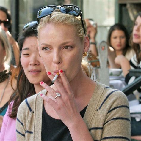 Female Celebrity Smokers Célébrités Féminines Célébrités Femmes Qui