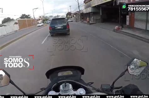 Imprudencia Motociclista Se Salva De Ser Atropellado Pero Se Ve