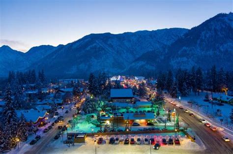 The 10 Most Beautiful Winter Towns in the U.S.