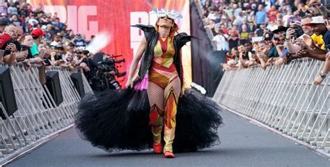 Becky Lynch Suffers Separated Shoulder At Summerslam Wrestlingrumors Net