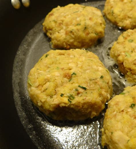 quick  easy  ingredients cornbread salmon cakes recipe rural mom