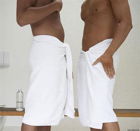 30 Awkward Things Guys Do In Saunas