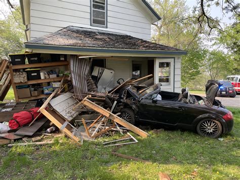 Minor Injuries Reported After Car Crashes Into Stearns County Home