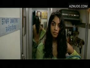 AMARA KARAN Nude AZNude