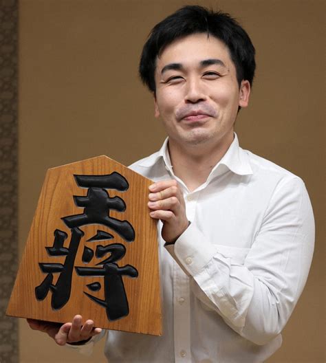 将棋・藤井聡太王将に初挑戦の菅井竜也八段 巧みな緩急で決める 毎日新聞