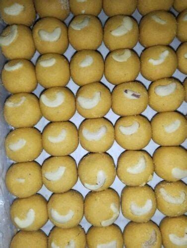 Sweet And Delicious Ready To Eat Soft Spherical Besan Laddu