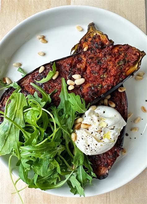 Geroosterde N Duja Aubergine Met Burrata Pijnboompitten En Rucola