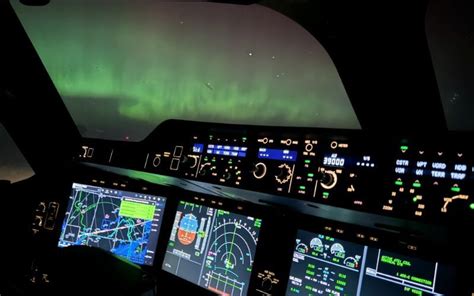 Aurora borealis photos over US and Ireland capture by pilot