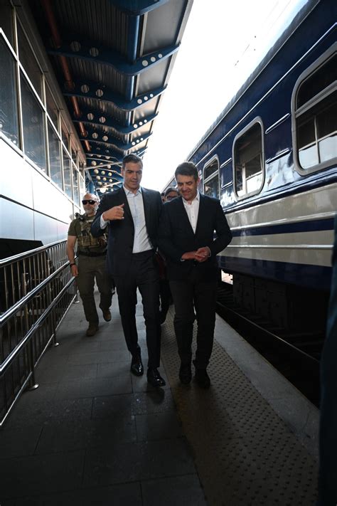 Pedro Sánchez Pedro Sánchez llega a Kiev en el primer día de la