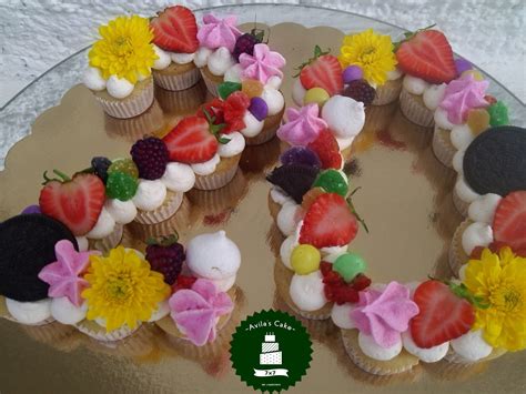 Pastel De Numeros Con Cupcakes Pastel En Tendencia 2018 De Numeros