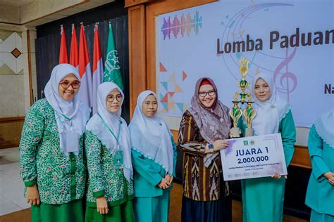 Buka Lomba Paduan Suara Mars Dan Hymne Fatayat Wabup Gresik Bu Min