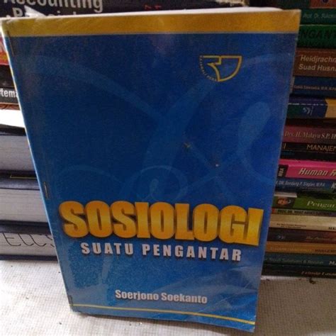 Jual sosiologi suatu pengantar Soerjono Soekanto (original) | Shopee ...