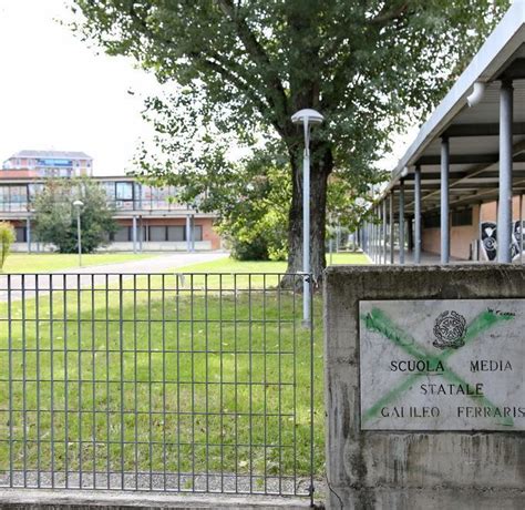 Modena Raid Alle Scuole Ferraris Furti E Danneggiamenti Gazzetta Di