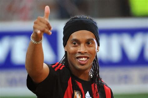 Ronaldinho Dice Por Qué Messi Es Mejor Que Cristiano Ronaldo El Hit Guate Radio