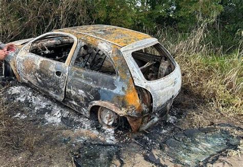 Corpo é encontrado carbonizado dentro de mala de carro no Conde