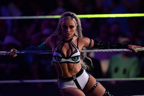 Si le bon appel arrive récemment repérée avec Liv Morgan une