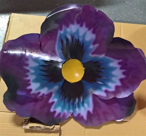 Pin by Janet Balk on My sheet metal flowers | Metal flowers, Pansies ...