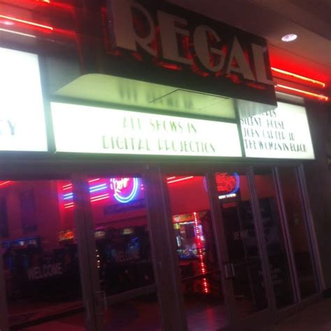 Regal Cinemas Knoxville Center 10 - Knoxville, TN