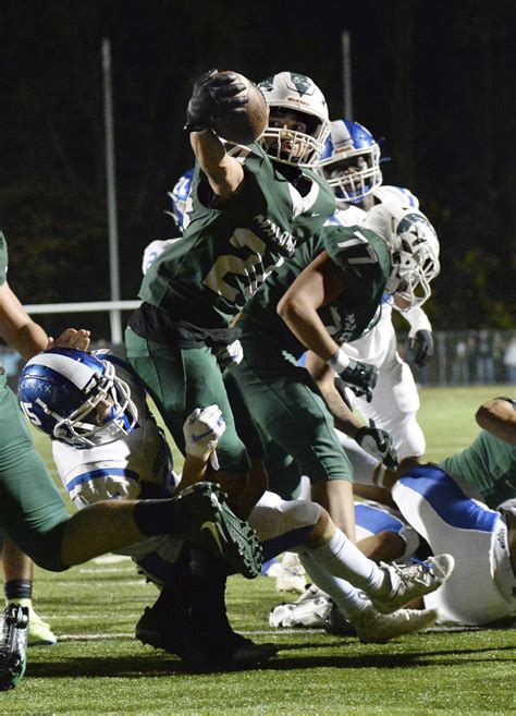Pictures: Maloney vs. Southington high school football – Hartford Courant