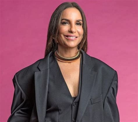 HZ Ivete Sangalo revela como lida a idade e aponta vaidade Conheça