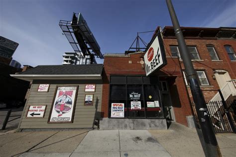 Founder of the Chicago Italian beef shop that inspired ‘The Bear’ dies ...