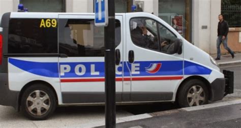 Lyon Ils Se Font Passer Pour De Faux Agents Des Eaux Et De Faux Policiers