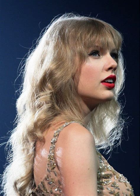 Taylor Swift Curly Hairstyle With Soft Wispy Bangs