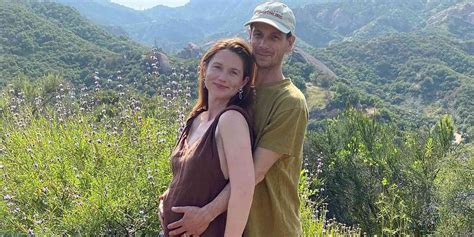 Harry Potter Actress Bonnie Wright Has Revealed Her Baby Bump