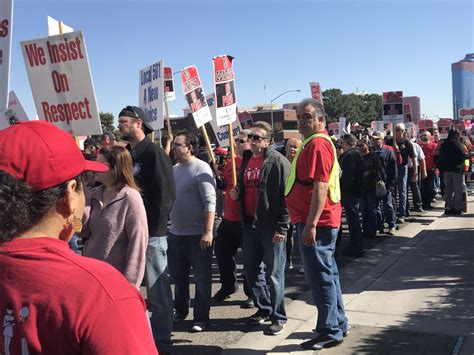 Culinary Union members picket in front of Palms