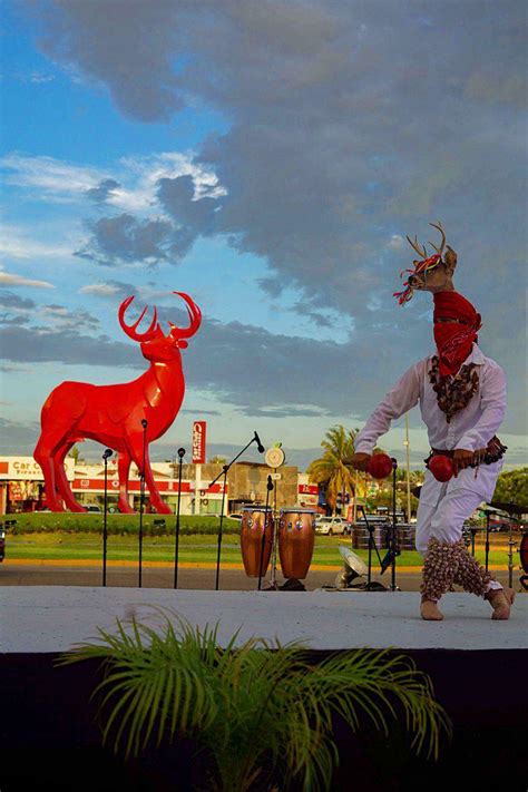 Con Fiesta Cultural Inauguran La Escultura Del Venado Rojo Titulada El