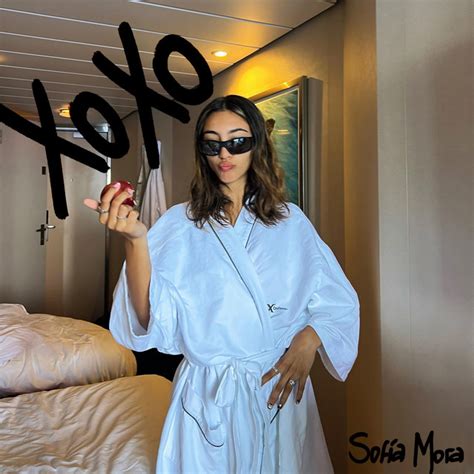 sofiamora instagram youtube spotify tiktok linktree