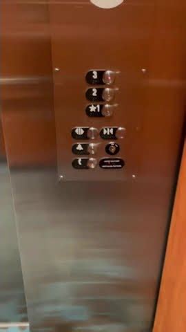 Otis Series 5 Hydraulic Elevator At The Fairfield Inn Suites In