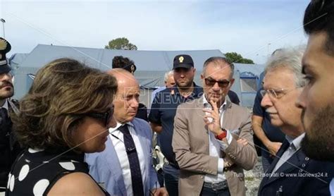 Alla Tendopoli San Ferdinando Visita Di Palma